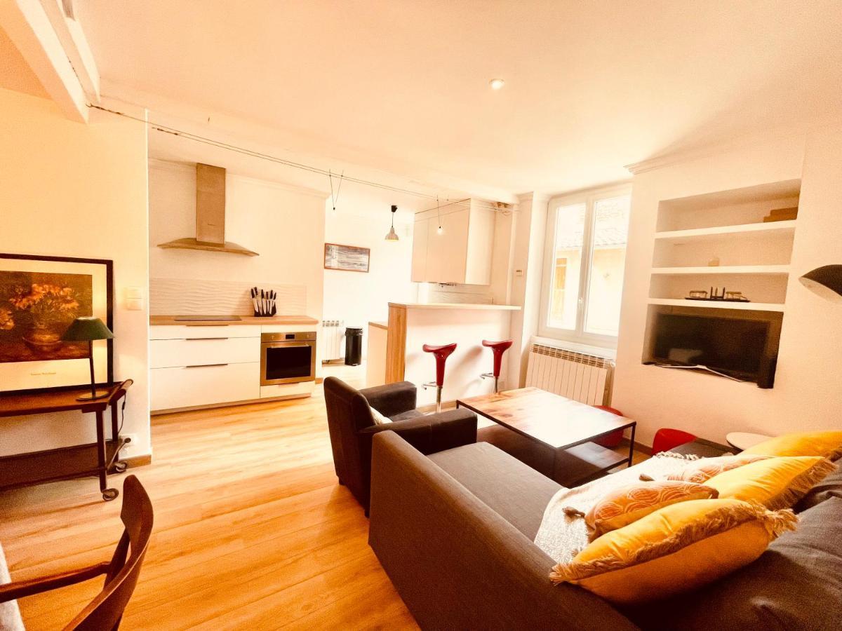 Le Coeur De Nimes Apartment Bagian luar foto